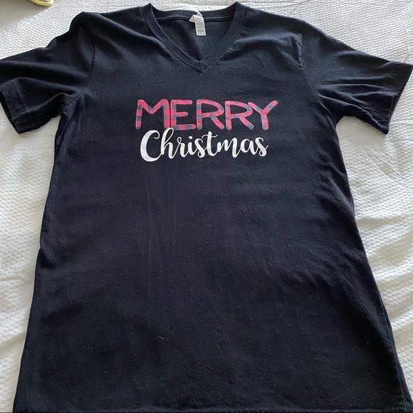 Bundle of 3 Holiday/Christmas Tee Shirts - Picture 2 of 11